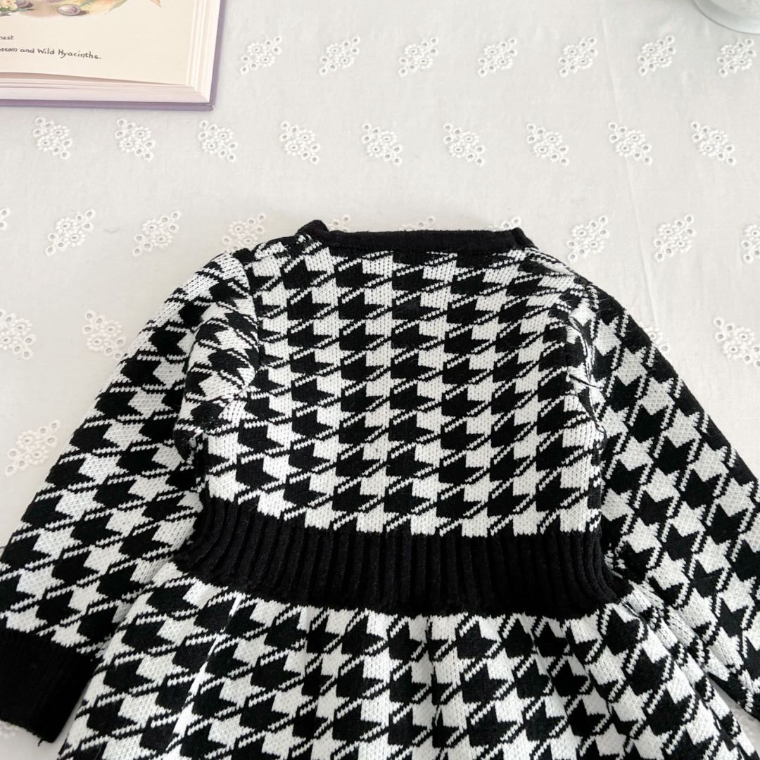 JINYONG2023 Neues kleines duftendes Kleid für Mädchen im Herbst und Winter, verwestlichter Pullover, gestrickter karierter Rock_voghion.com