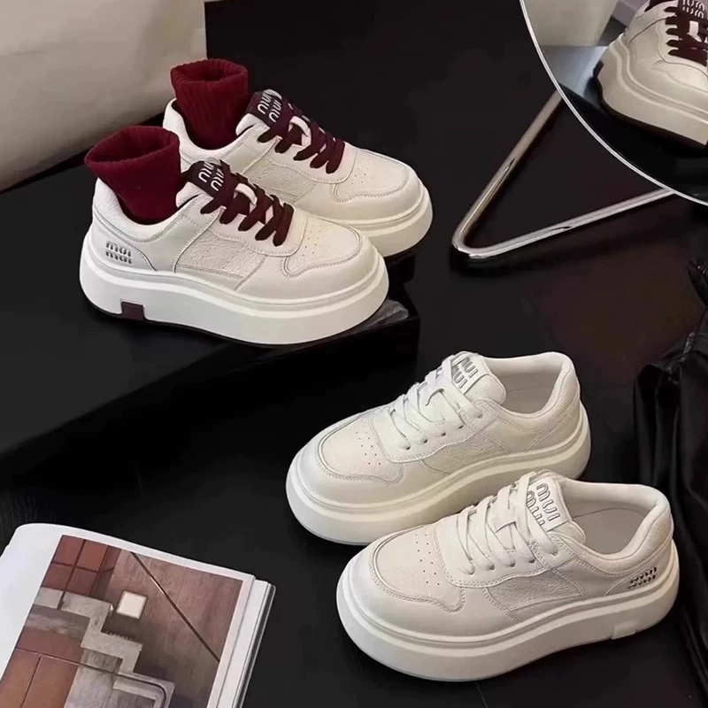 Европейская версия белых женских туфель из натуральной кожи на толстой подошве, осень 2025, новые кроссовки, увеличивающие рост, легкие универсальные женские туфли для спорта и отдыха