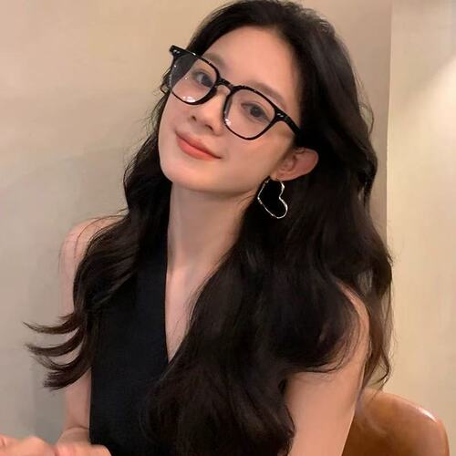 Irregular Heart-shaped Ear Cuff for Women, Unconventional and Unique, Exaggerated and High-end, Square and Round Suitable for Your Personality Earrings
