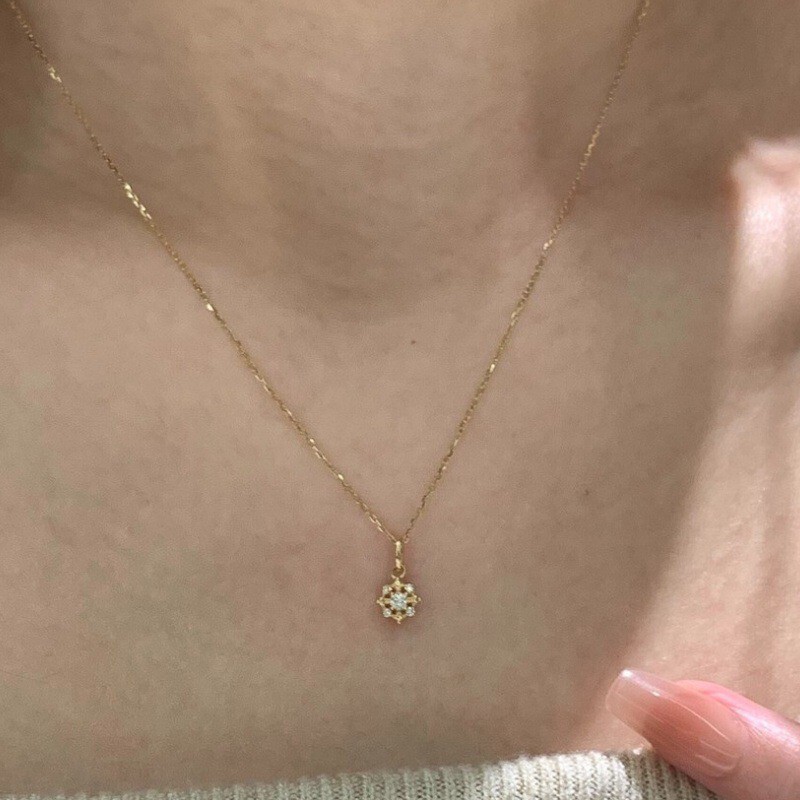 Japanese-Style Mini Eight-Pointed Star Disc Light Luxury Pendant Delicate Necklace for Women Ins Exquisite High-End Clavicle Chain Wholesale Japanese-Style Mini Eight-Pointed Star Disc Light Luxury Pendant Delicate Necklace for Women Ins Exquisite High-End Clavicle Chain Wholesale