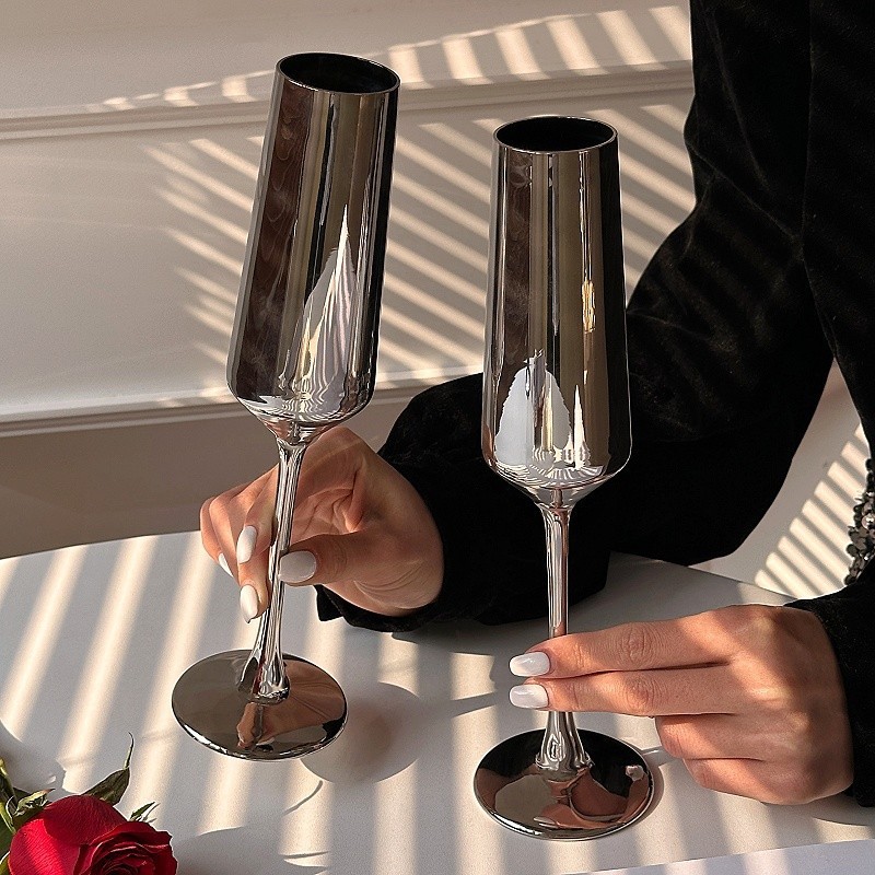 Retro era pequeña taza de pie alto vidrio de plata láser taza de vino de alto valor creativo taza de champán taza de cóctel taza de jugo
