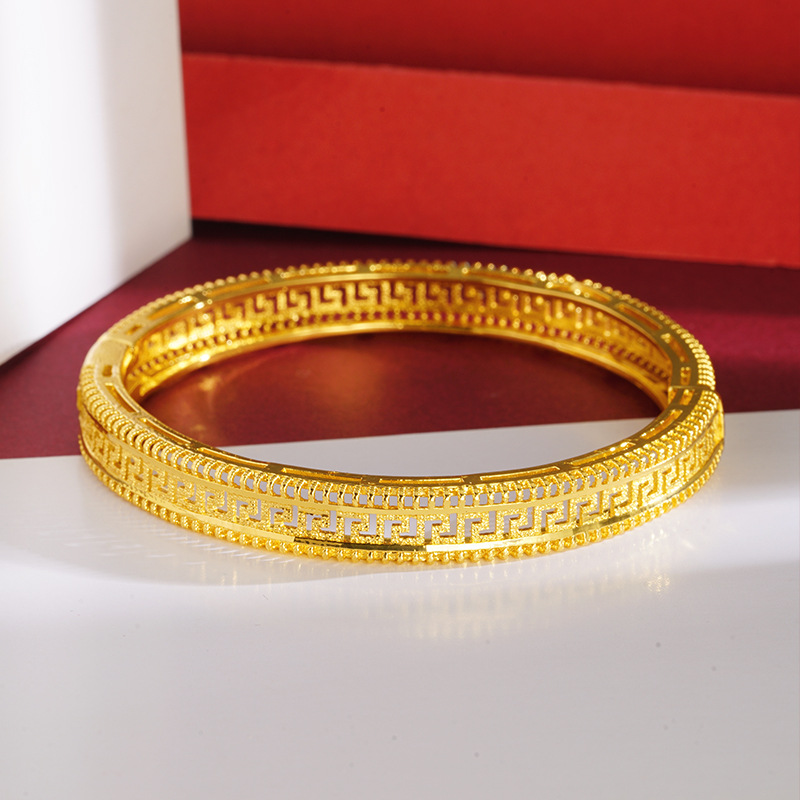 Arena antigua oro hueco nuevo patrón hebilla pulsera hombres y mujeres alta retención de color Vietnam chapado en oro de aleación de cobre Yiwu joyería al por mayor