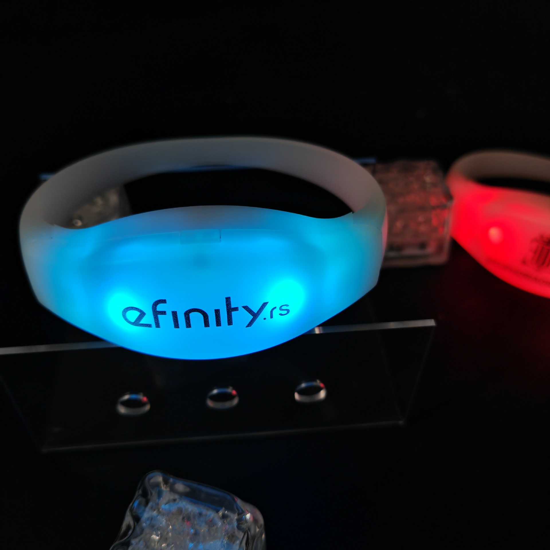 Pulsera luminosa LED de control remoto DMX personalizada, apoyo para actividades de concierto, accesorios de vítores, Bracelet LED