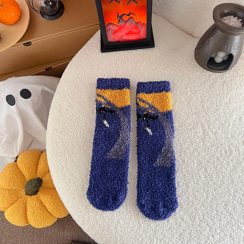 ハロウィーンのサンゴの絨毯の靴下の女性の中筒の靴下の秋冬の保温の月子のベルベットの厚い睡眠の靴下の中筒の靴下|undefined