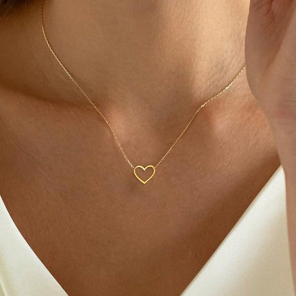 Collana con cuore vuoto per donna collana lunga minimalista_voghion.com