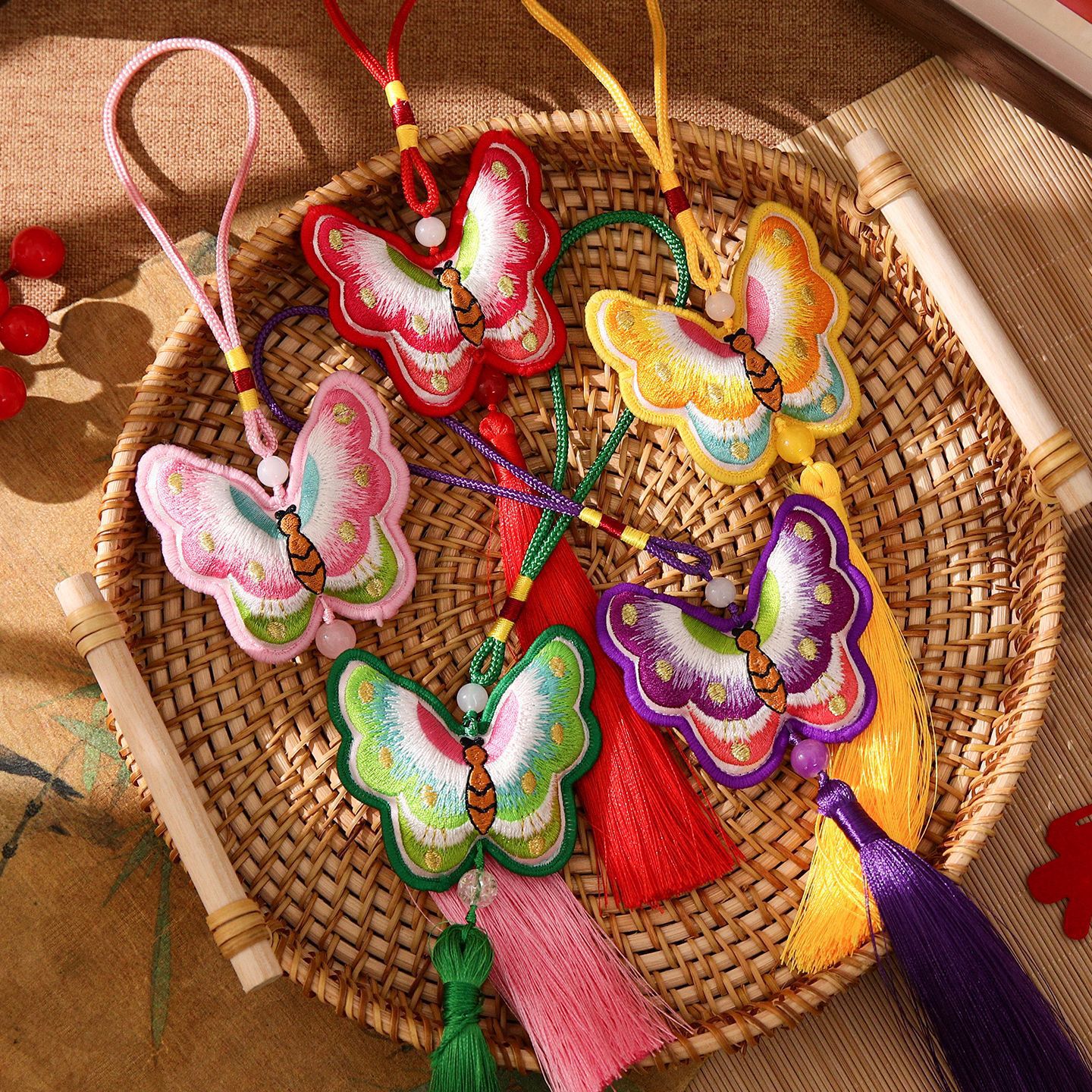 Nuevo Año Nuevo flores de bocadilla colgante mariposa bordado colgante decoración de Año Nuevo atmósfera diseño material DIY hecho a mano