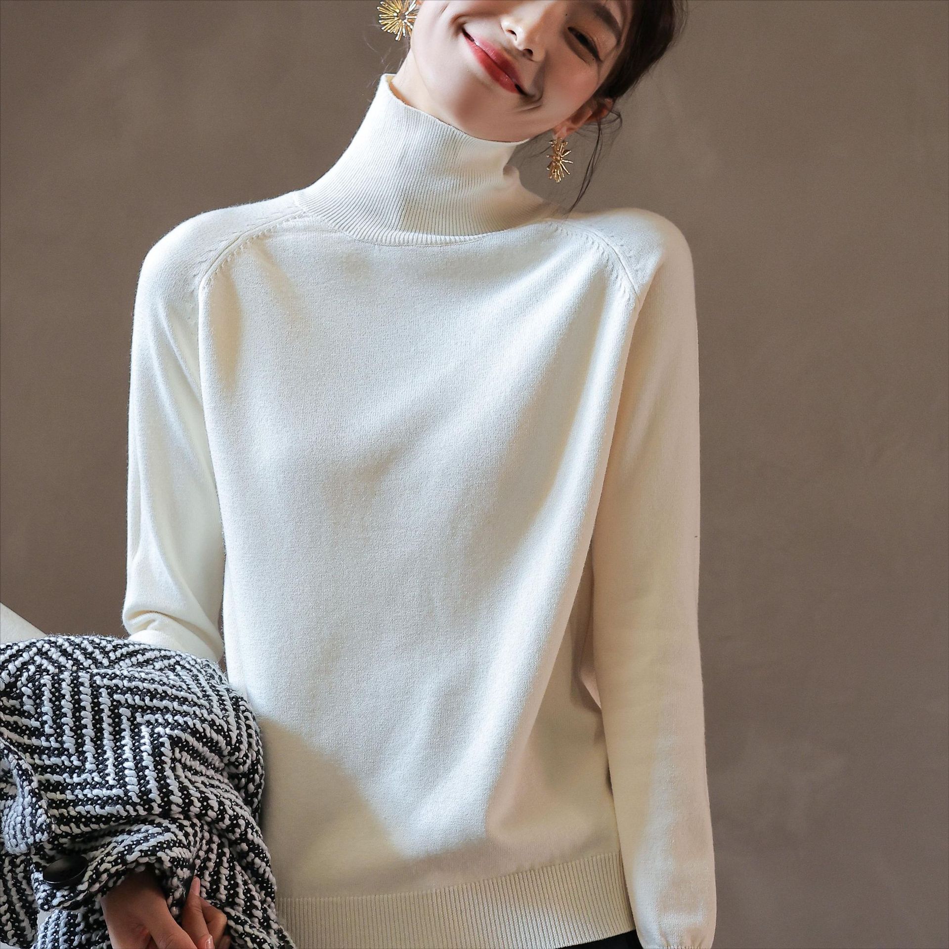 Suéter de punto con cuello medio alto, versátil, corte ajustado, para primavera, otoño e invierno, estilo nuevo 2026, manga larga, capa base elegante para mujer image 9
