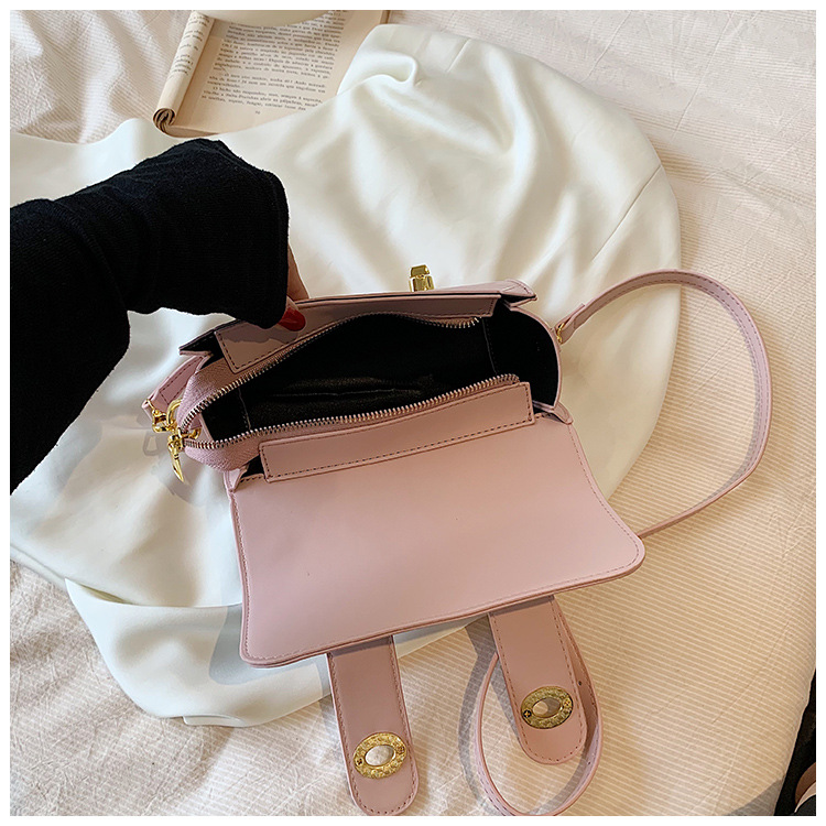 Women's Small Pu Leather Solid Color Streetwear Lock Clasp Crossbody Bag Shoulder Bag display picture 1