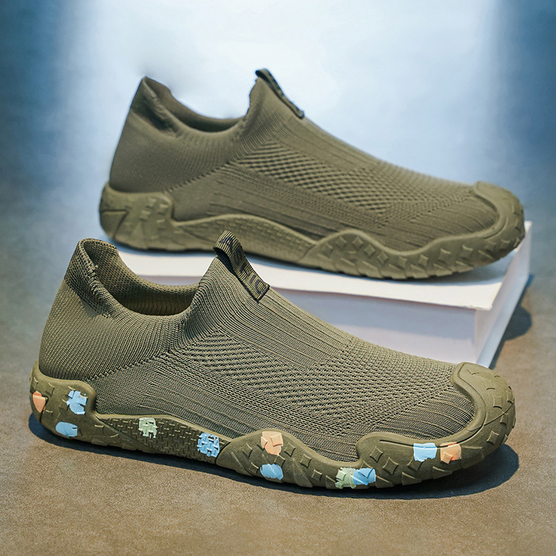 2026 primavera zapatos de hombre nuevos zapatos de malla perezosa transpirables para hombres zapatos de moda anti-deslizante casuales