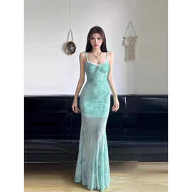 法式浅绿色印花网纱吊带连衣裙女夏海边度假纯欲性感鱼尾包臀长裙