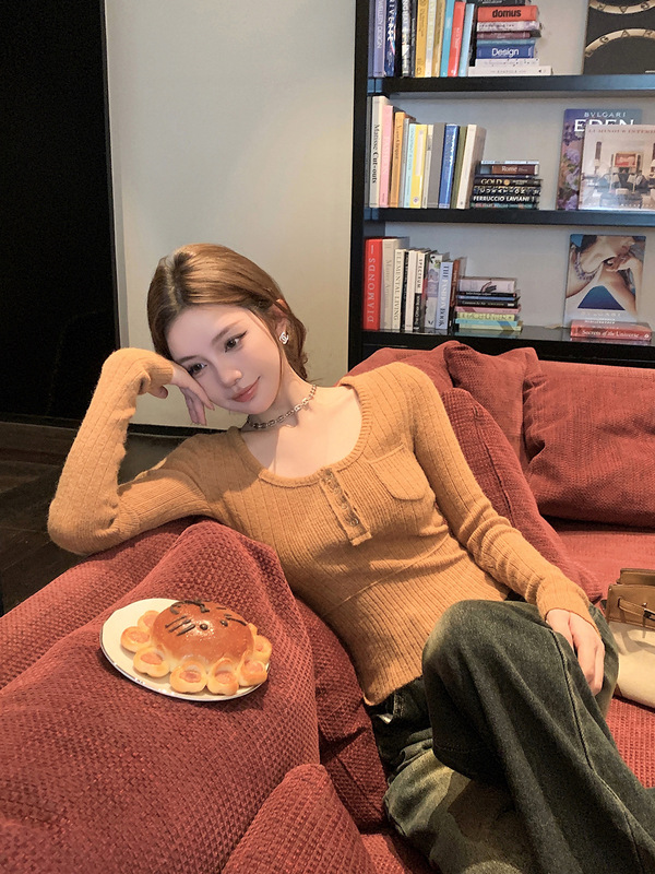 邱肉瑶 纯色百搭圆领针织毛衣女秋季新款甜美长袖修身气质上衣|undefined