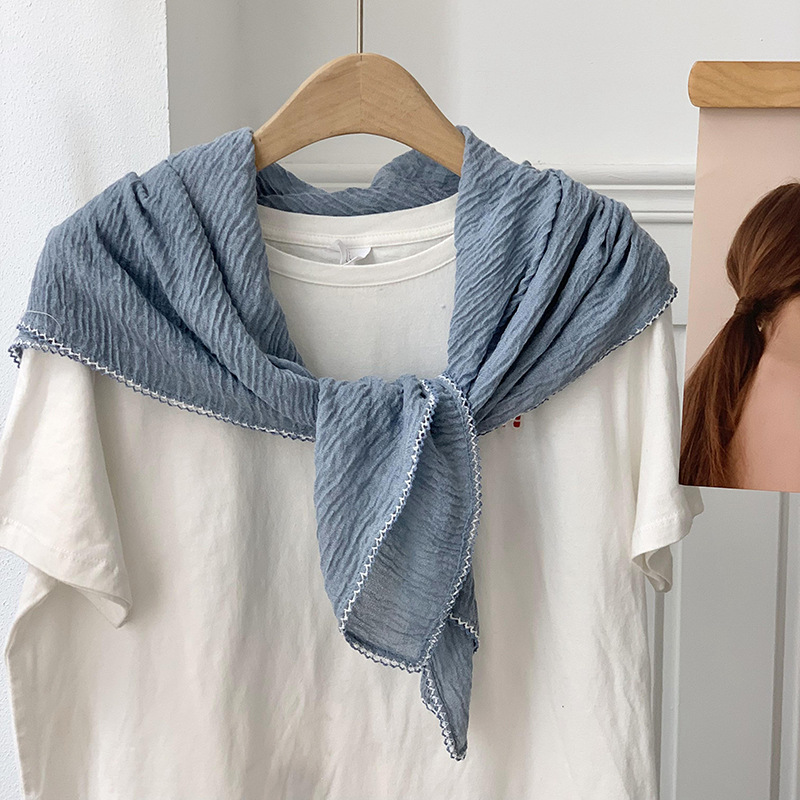 90 toallas cuadradas para mujeres otoño y invierno 2025 nuevo color sólido borde de dientes curvos bolsas de pañuelo protector de cuello bufandas bufandas de seda al por mayor