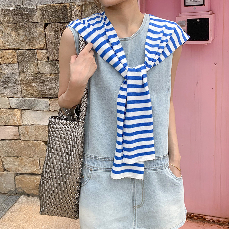 Primavera y verano fuera rayas de protección solar pequeña camisa de punto de alta calidad con aire extranjero estilo coreano aire acondicionado hombro