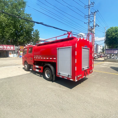 Suvarma maşınları Sprinkler Truck Forest Town