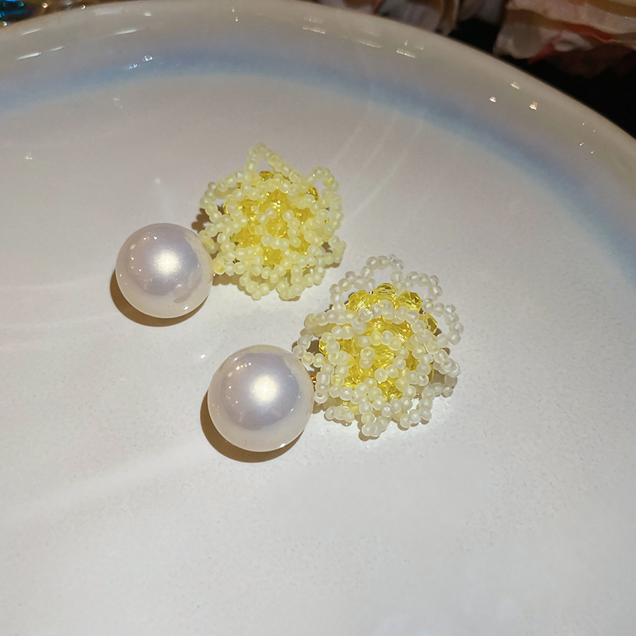 4 ¿ perlas de vidrio de aguja de plata, perlas de arroz, perlas de flores, clavos para los oídos