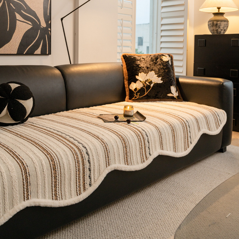 Sofá de alta sensación cojín de otoño y invierno 2025 nuevo tipo de línea recta de una sola pieza antideslizante cojín de forma especial cuatro estaciones tela universal