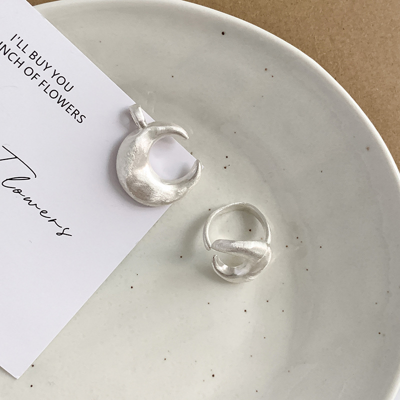 Matte Silver Moon Ring For Women High End Minimalist Design_voghion.com