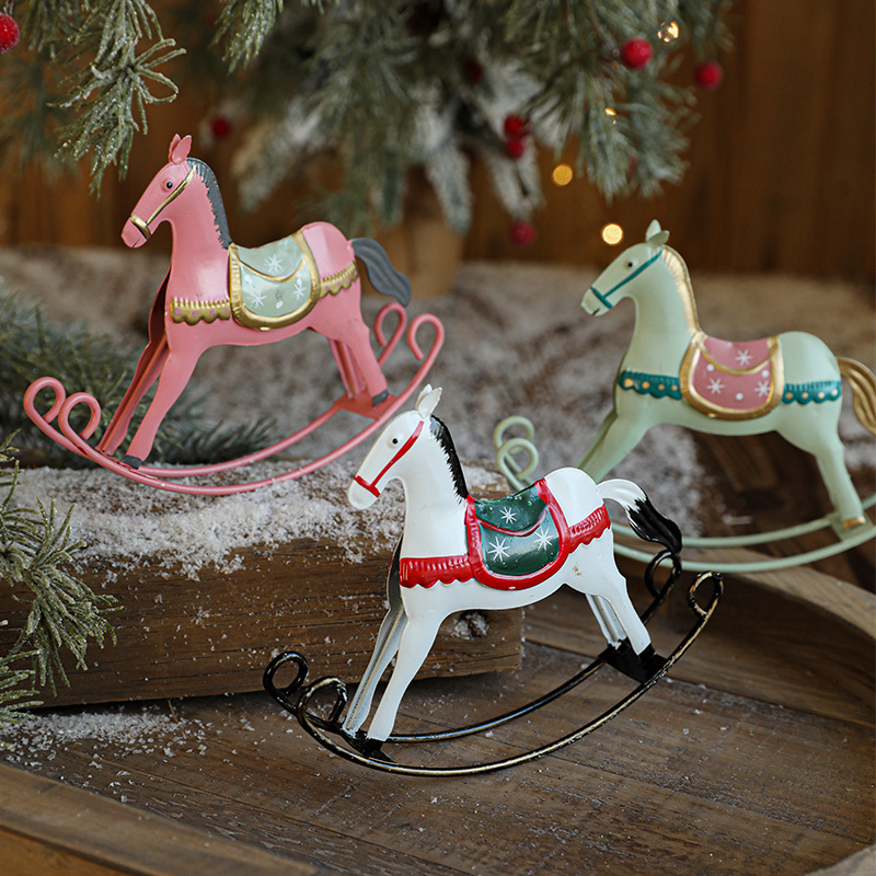 Navidad Estilo nórdico hierro madera caballo decoración pintada color caramelo ventana escritorio decoración creativa escena