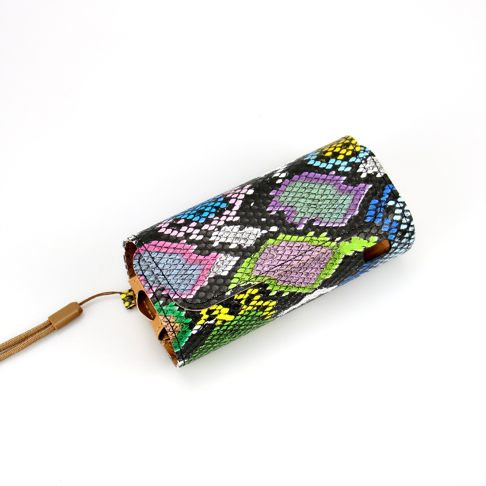 뱀가죽 패턴 컬러