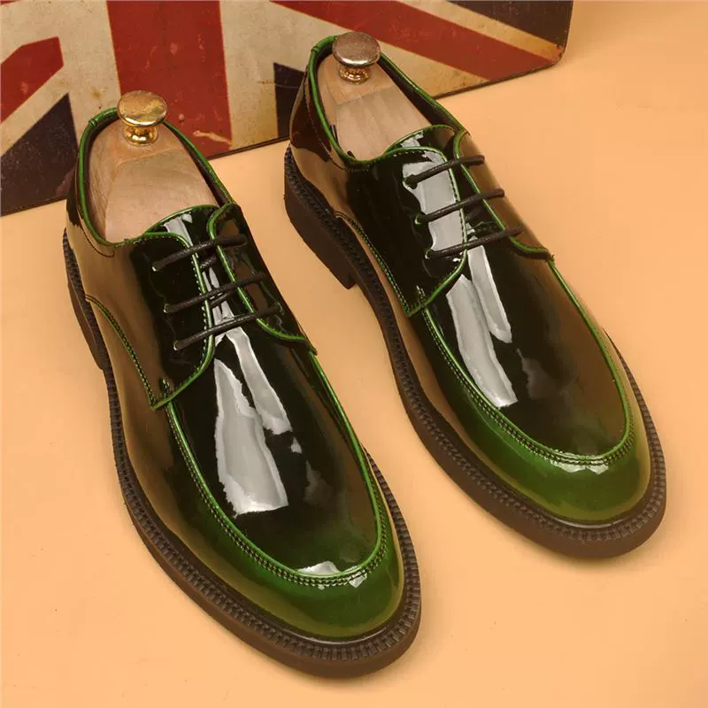 Мужские деловые кожаные туфли в британском стиле с острым носком, новые яркие кожаные модные контрастные повседневные деловые кожаные туфли в корейском стиле для мужчин