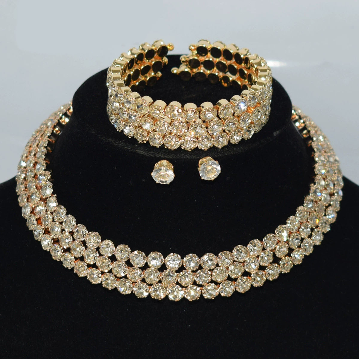 Accessory for bride, choker, bracelet, earrings, set, necklace, chain, gold and silver