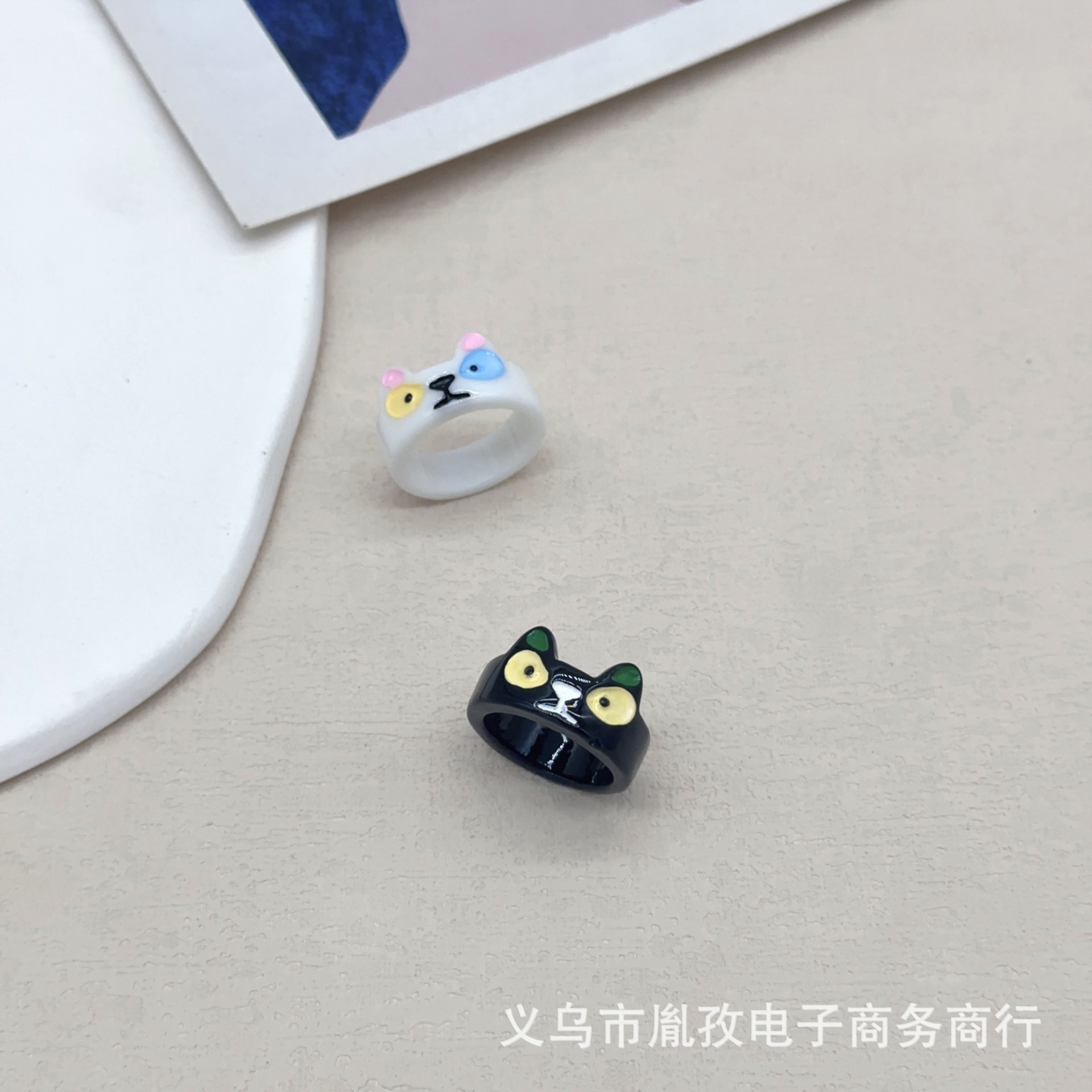 Divertido resina negro gato blanco gato monstruo anillo grandes ojos dulce fresco dibujos animados lindo novias pareja anillo joyería