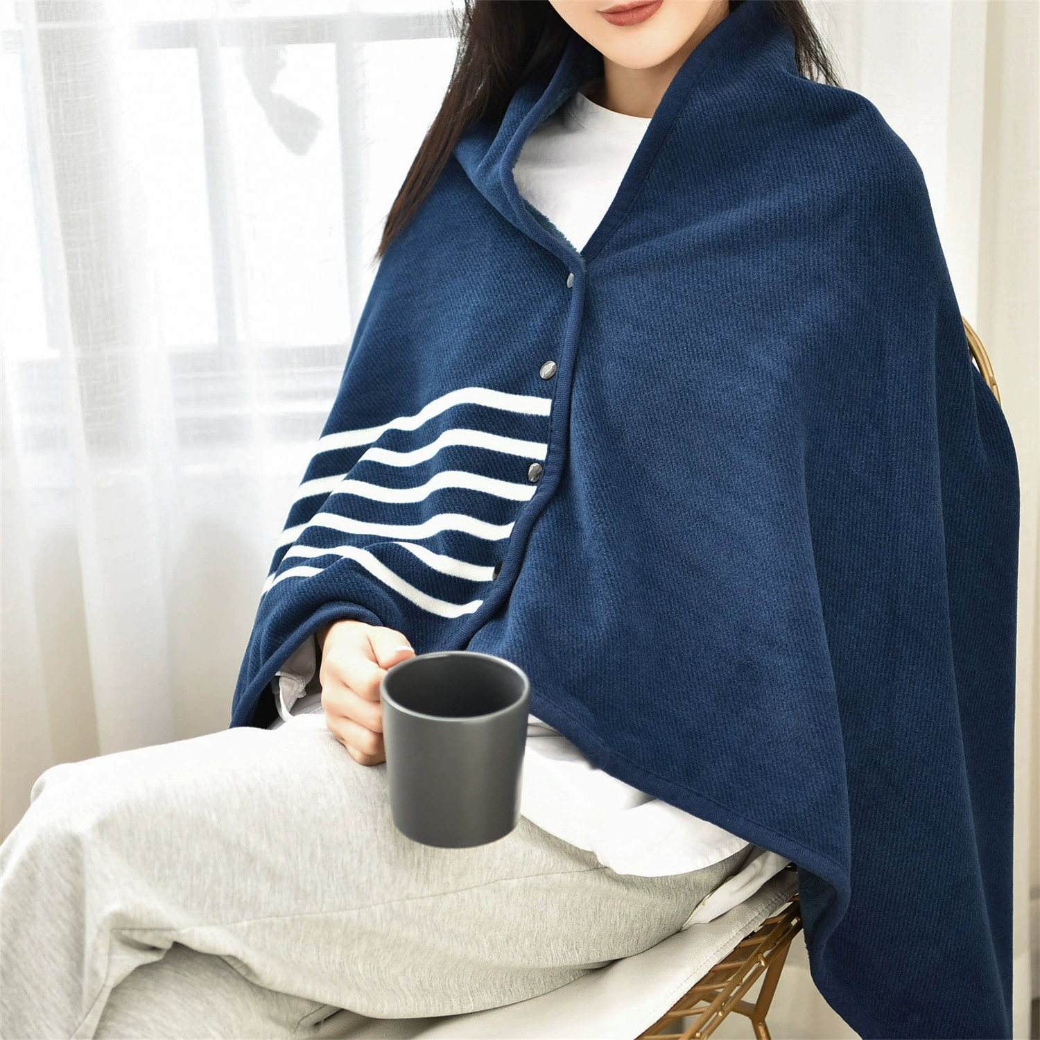 Multifunctional flannel duvet, soft cloak