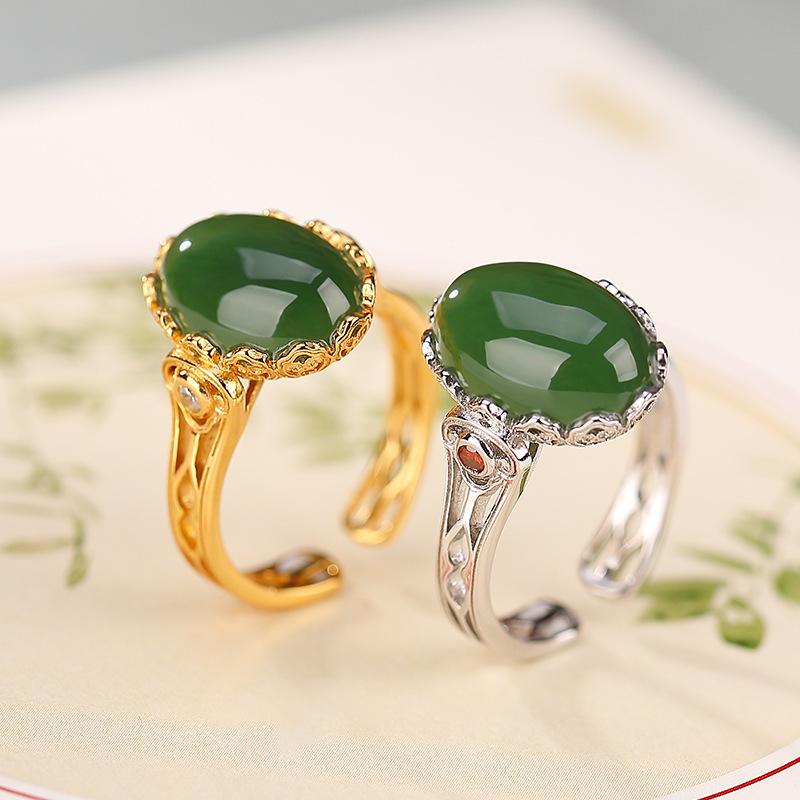 Chất liệu Bạc S925 mạ vàng, ngọc bích Hetian jasper