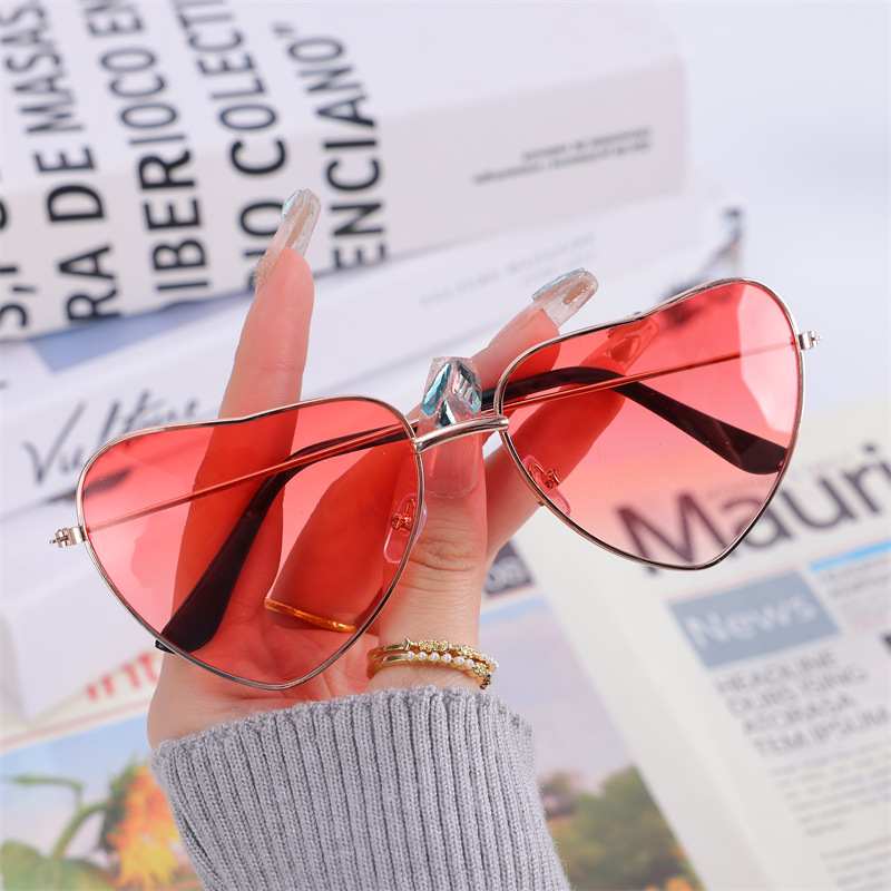marine sunglasses heart-shaped