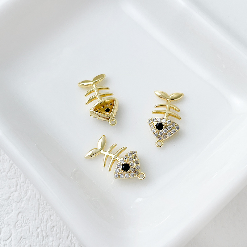 4g Weight Pendant Jewelry Making Type 18K Gold Plated Plating Material DIY Jewelry Accessories Classification 1 Piece Quantity Copper Material Starfish, Dolphin Pattern Plating Design Retro, Marine Style Style 1 Piece Copper 18K Gold Plated Starfish Dolphin Pendant 19