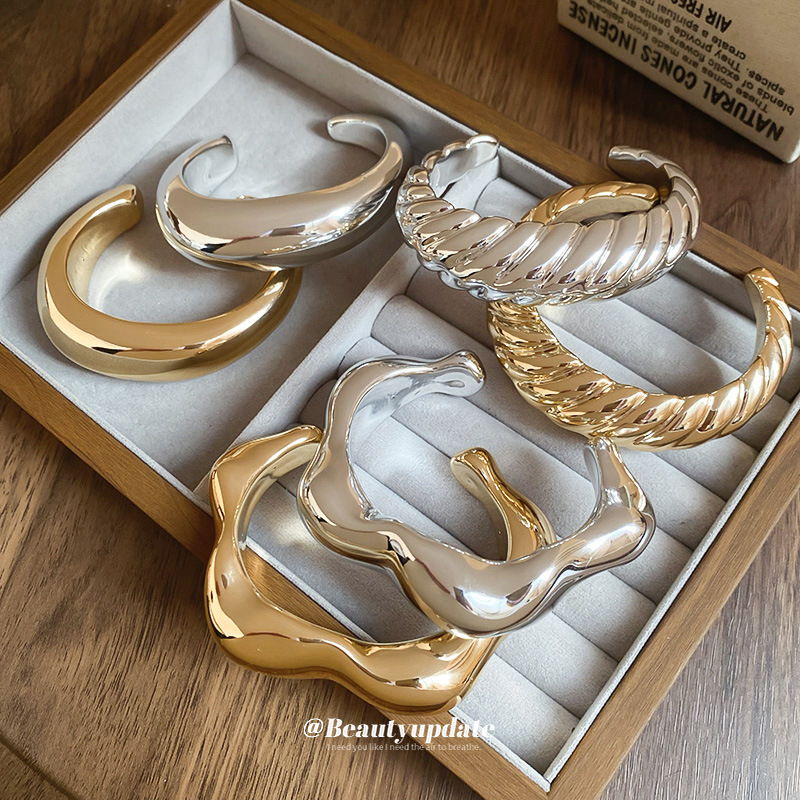 Pulsera de apertura irregular transfronteriza Pulsera de diseño de personalidad de nicho europeo y americano temperamento de moda joyería de sentido avanzado al por mayor