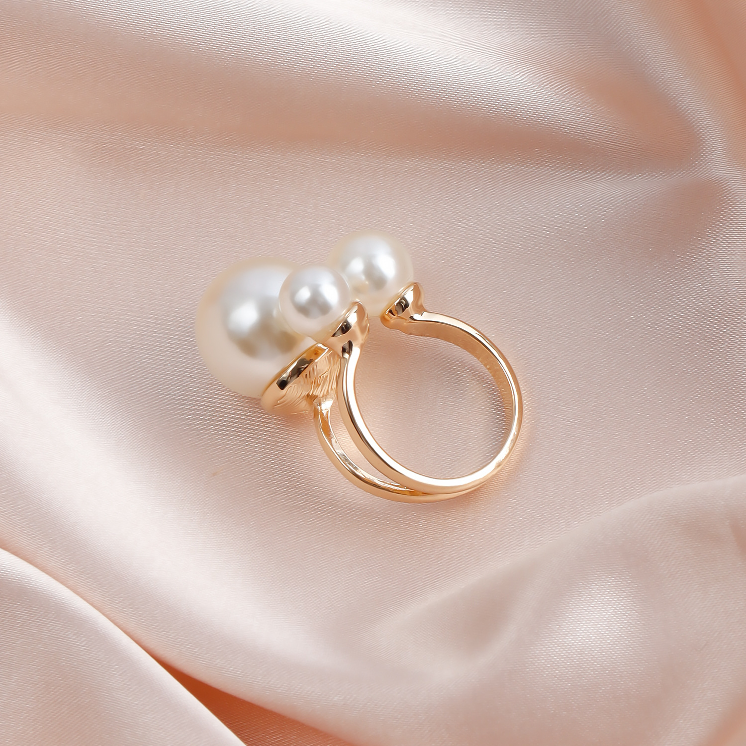 Imitation Pearl, Alloy Material Elegant Geometric Solid Color Imitation Pearl Alloy Women's Open Rings