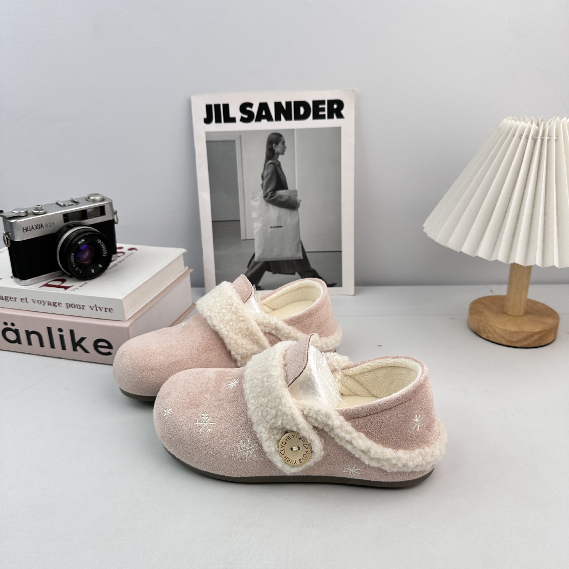 Farwave todo incluido botones de botón de fondo suave para mujeres 2025 invierno nuevo terciopelo calentamiento retro zapatos de algodón hebilla