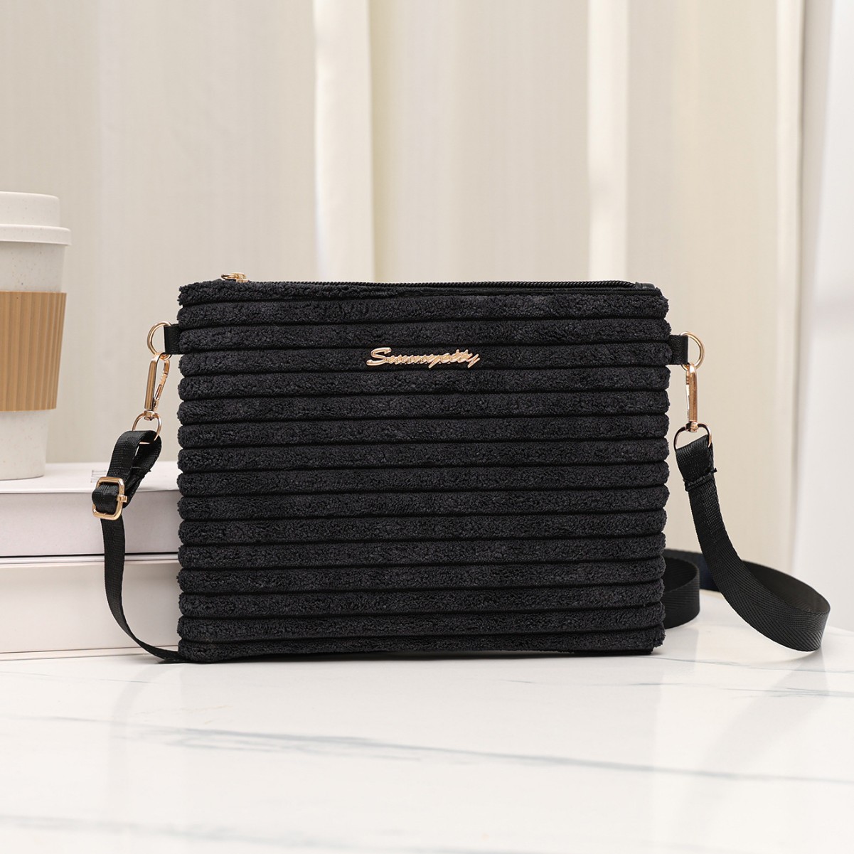 2025 otoño y invierno nueva moda ocio versátil viaje mochila de hombro tela de peluche color sólido bolsos de mujer de gran capacidad