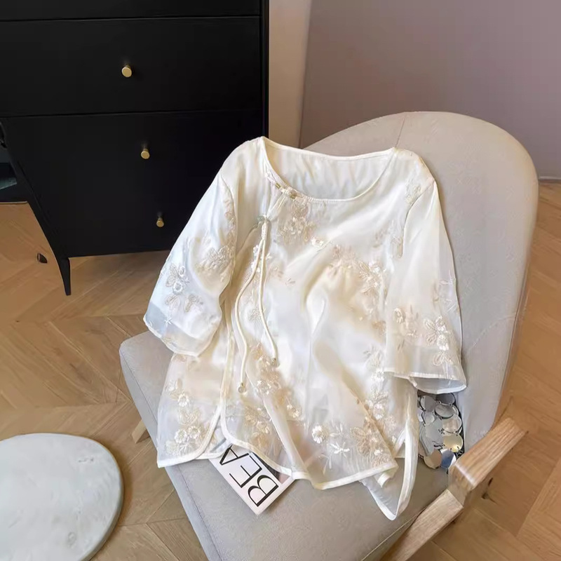 New Chinoiserie National Style Improved Embroidered Button Shirt for Women 2025 Summer New Age-Reducing Loose and Chic Short-Sleeved Top