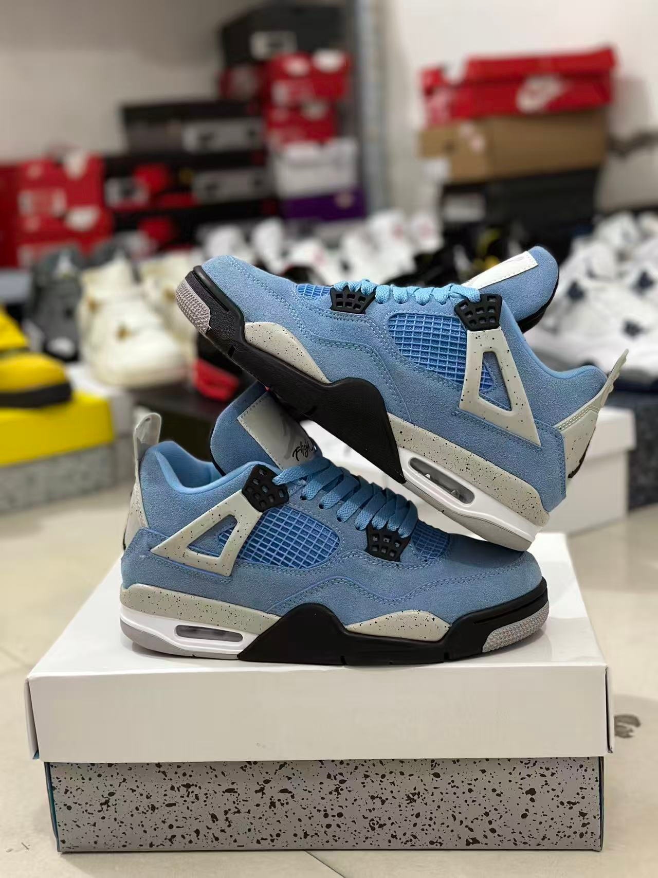 Pure original AJ4 zapatos de baloncesto Joe4 clásicos de cemento blanco negro amarillo eléctrico femenino para ayudar a hombres y mujeres zapatos de baloncesto Pitian