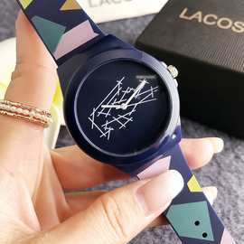 手表新款时尚女百搭休闲通勤成人手表女休闲硅胶手表可爱图案手表