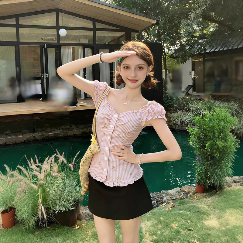 Cute Short-Sleeved Lolita Inner Shirt for Women, Summer Small V-Neck Lolita Puff-Sleeved Shirt, Pink Floral Lining