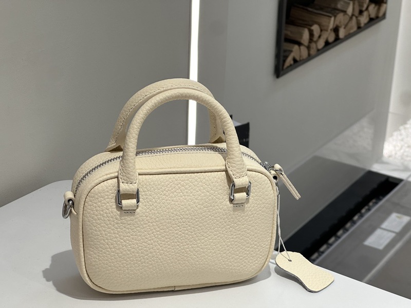 佰締革製品の女性バッグ2025新型高級感ハンドバッグのトップ層牛革シングルショルダーバッグミニ枕バッグ|undefined