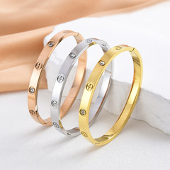 バックルメーカークロスボーダー欧米高級感卸売女性女性用落色しないアクセサリーメッキ金色チタン鋼ブレスレット