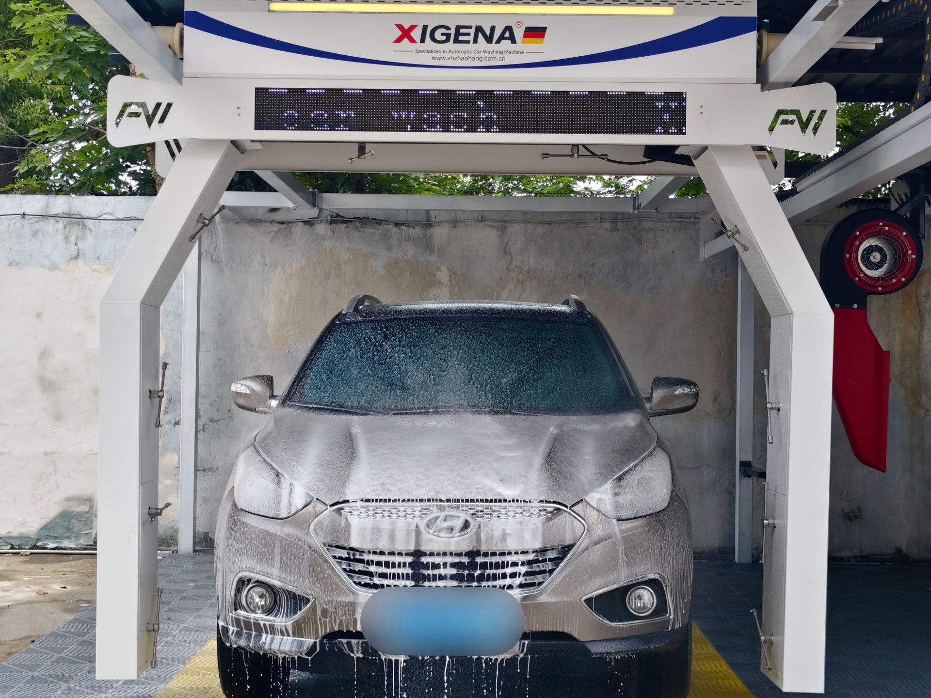 Fully Automatic Car Wash Machine with Zero Contact 360 ° High-Pressure Washing Equipment Installation Package for Commercial Parking Lots/Communities.