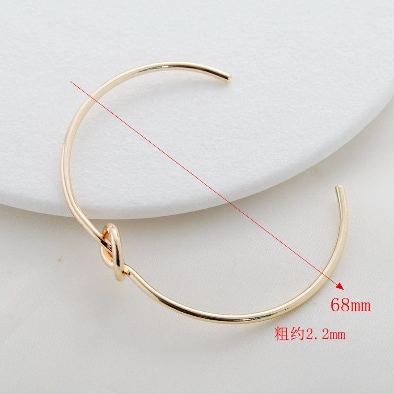 Глянцев bracelet, золотистый цвет 14 карат, ручная работа, 68 мм, элегантный аксессуар от Other/