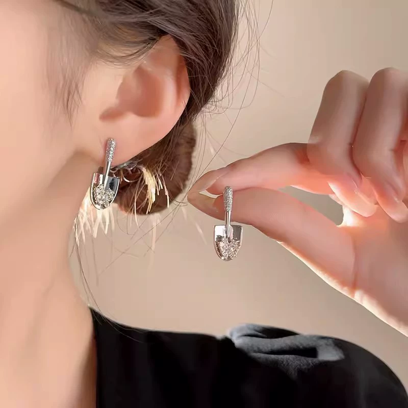 Brand universal small earrings from pearl