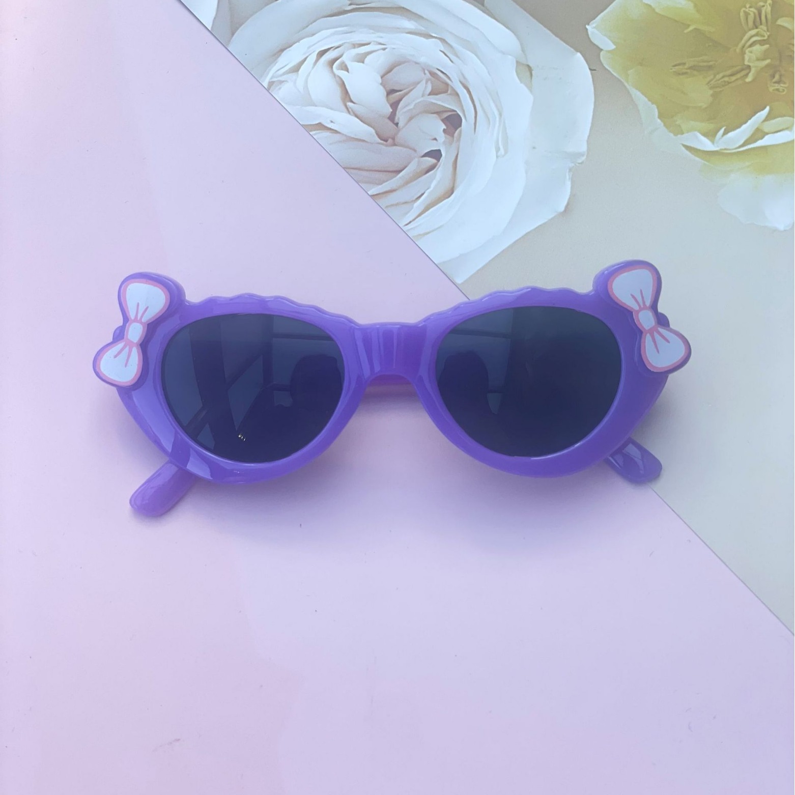 Cartoon children's glasses with bow