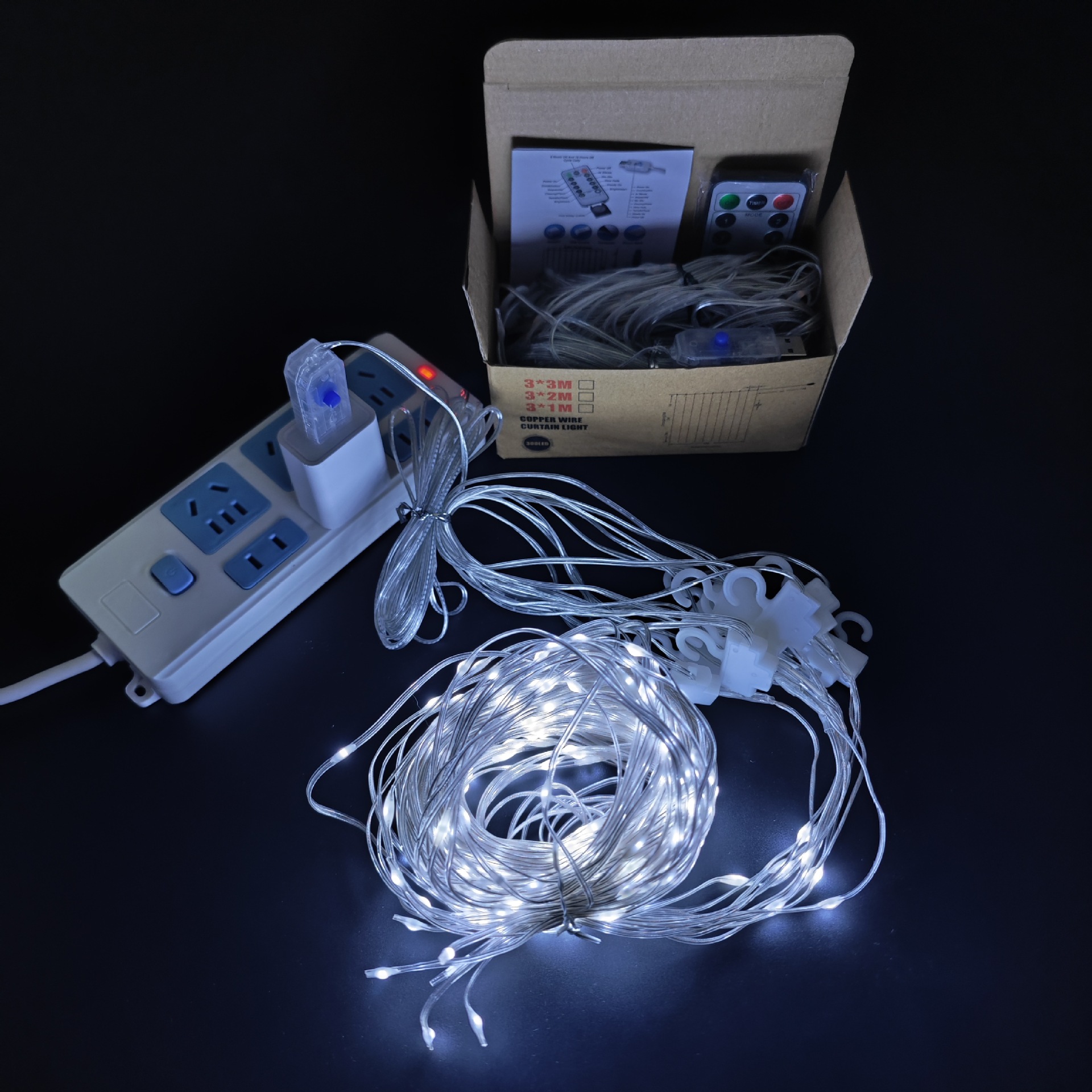 Guirnalda de luces LED de alambre de cobre de 3x3 metros con ganchos, control remoto y enchufe USB, para decoración de cortinas de dormitorio, disponible para envío transfronterizo.