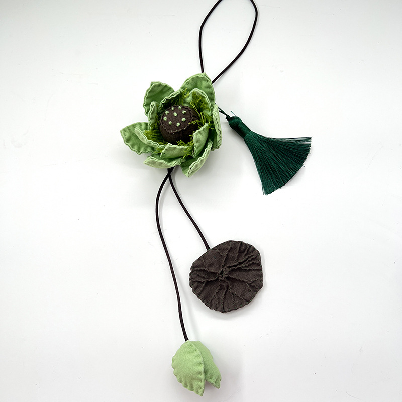 Hecho a mano DIY patchwork colgante Lu Bordado Lotus joyería hanfu accesorios periféricos Flor de tela Decoración