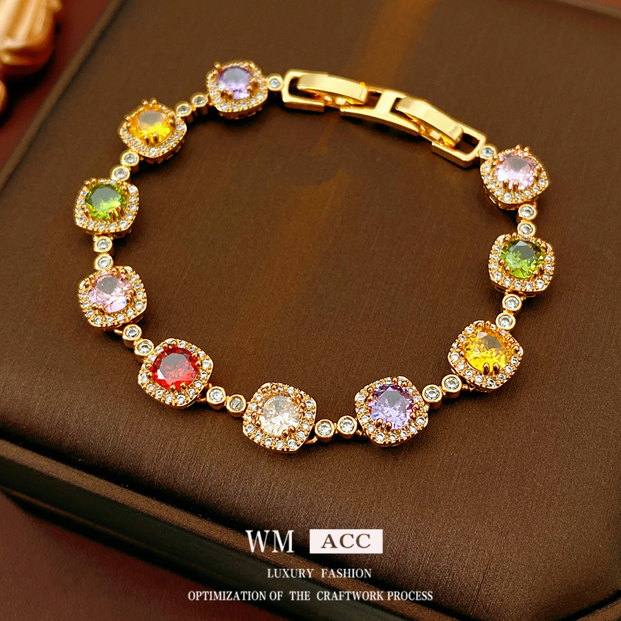Medieval vintage zircon cuadrado pulsera pulsera pulsera de lujo ligera pulsera de alto nivel de moda retro universal joyas para mujeres