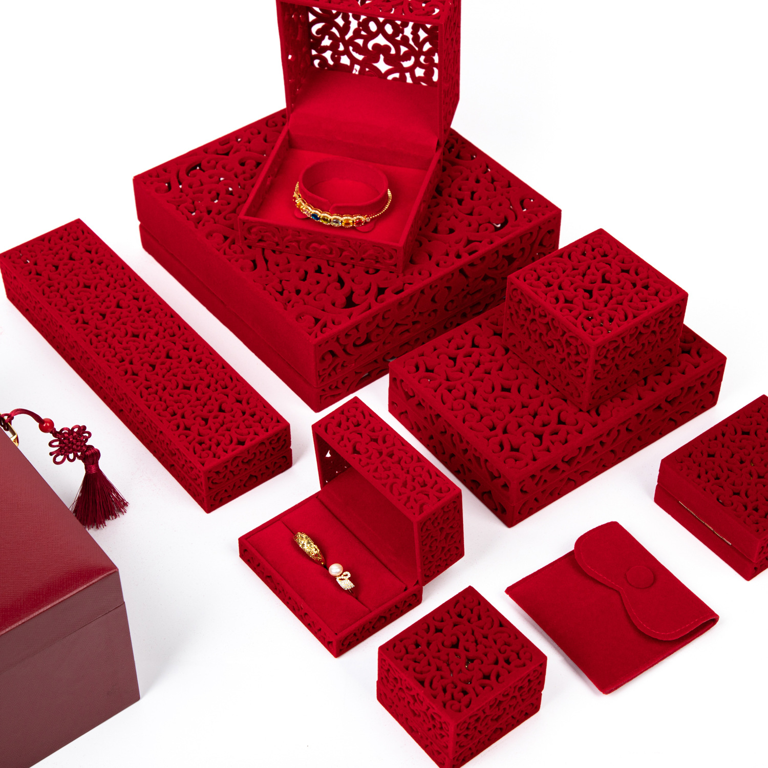 精致植绒戒指盒定制高级感婚庆首饰盒吊坠项链手镯盒珠宝盒对戒盒