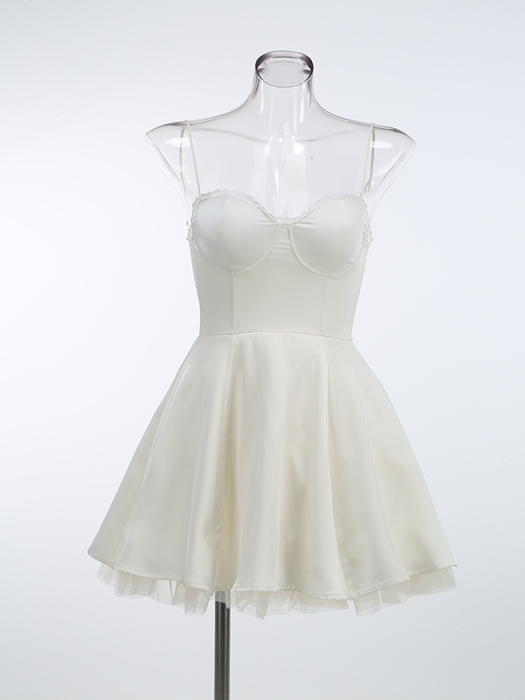 ChicShe ChicShe Robe mini d'été pour femme, sans bretelles, rembourrée, duveteuse, élégante et haut de gamme, doublée de maille._voghion.com