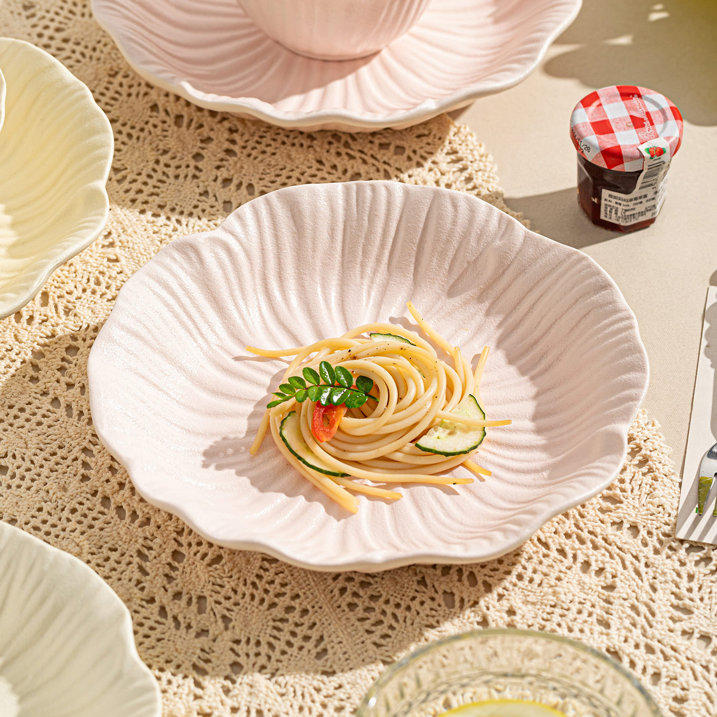 estilo japonés inswind nuevo esmerilado en relieve platos platos de platos de cerámica de alto valor de la cara cubiertos set platos